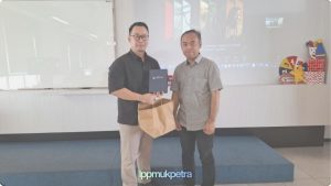 Edukasi Publikasi Berkualitas Angkat Tema Avoiding Predatory Journals: Cangkrukan Ilmiah Hadirkan Strategic Engagement Manager Elsevier