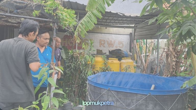 UK Petra dan Pok Tani RW 5 Rancang Green House Berkelanjutan